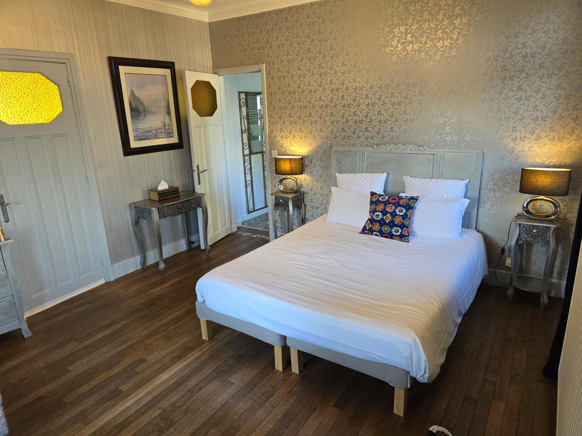 Le Castel Guesthouse Байе Номер фото