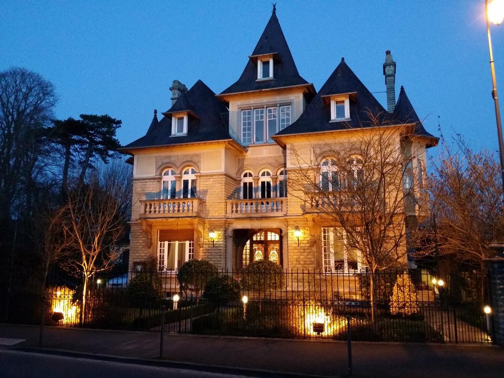 Le Castel Guesthouse Байе Экстерьер фото